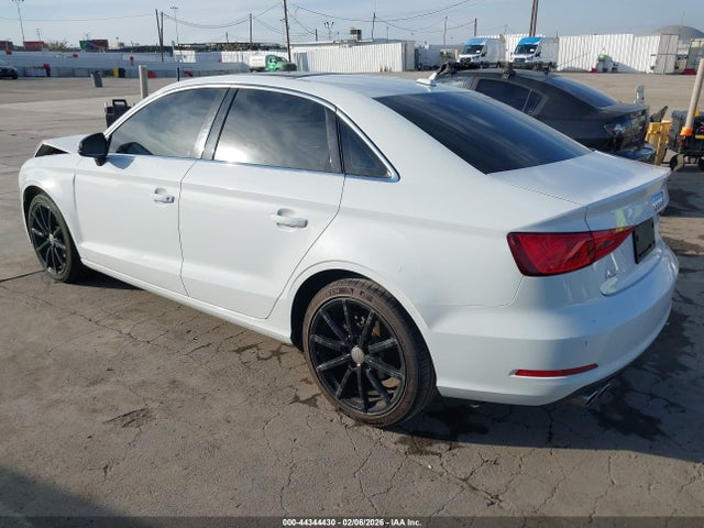 2015 AUDI A3 WAUCJGFF8F1075222 Photo 2
