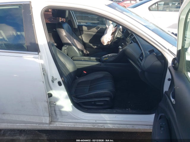 19XZE4F98ME005319 Honda Insight Touring