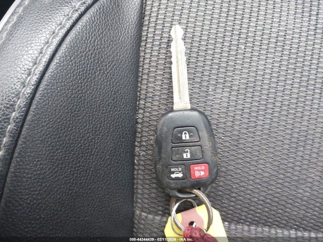 2T1BURHE9GC671068 Toyota Corolla S Plus
