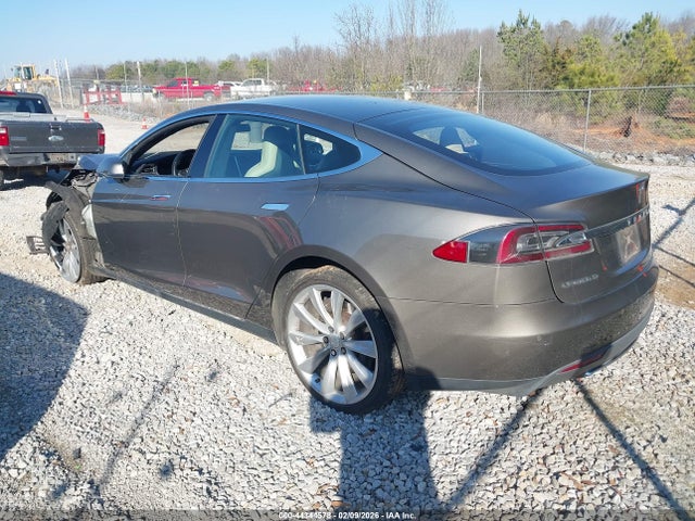 2015 TESLA MODEL S 5YJSA1V27FF099075 Photo 2