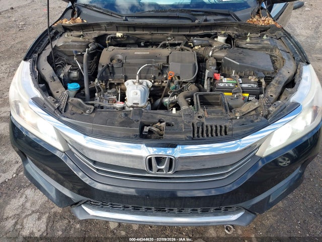 44344620 :رقم المزاد ، 1HGCR2F3XHA205767 vin ، 2017 Honda Accord Lx مزاد بيع