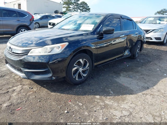 44344620 :رقم المزاد ، 1HGCR2F3XHA205767 vin ، 2017 Honda Accord Lx مزاد بيع