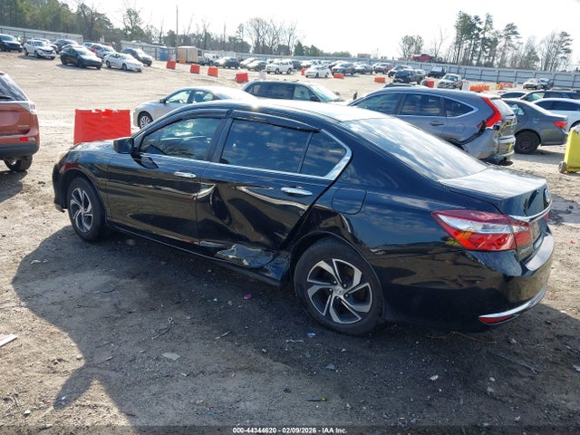 44344620 :رقم المزاد ، 1HGCR2F3XHA205767 vin ، 2017 Honda Accord Lx مزاد بيع
