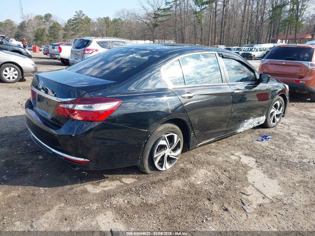 44344620 :رقم المزاد ، 1HGCR2F3XHA205767 vin ، 2017 Honda Accord Lx مزاد بيع