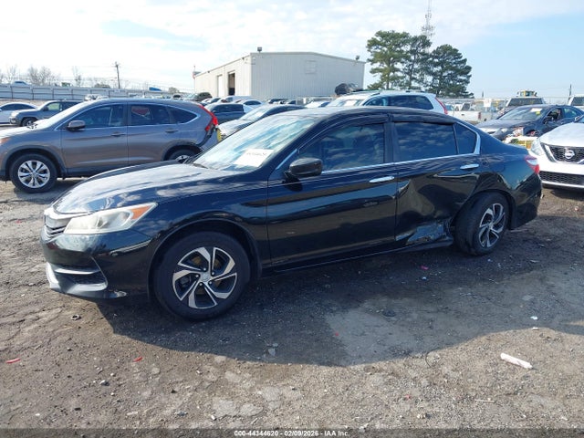 44344620 :رقم المزاد ، 1HGCR2F3XHA205767 vin ، 2017 Honda Accord Lx مزاد بيع