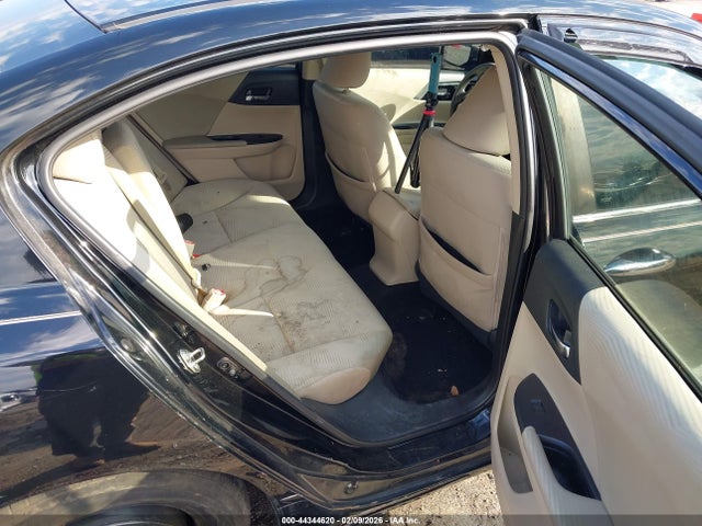 44344620 :رقم المزاد ، 1HGCR2F3XHA205767 vin ، 2017 Honda Accord Lx مزاد بيع