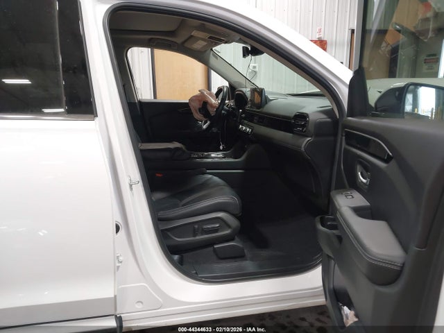 44344633 :رقم المزاد ، 5FNYG1H70SB004382 vin ، 2025 Honda Pilot Touring مزاد بيع