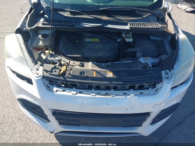 1FMCU0GX5EUA39120 Ford ESCAPE SE