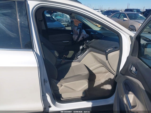 1FMCU0GX5EUA39120 Ford ESCAPE SE