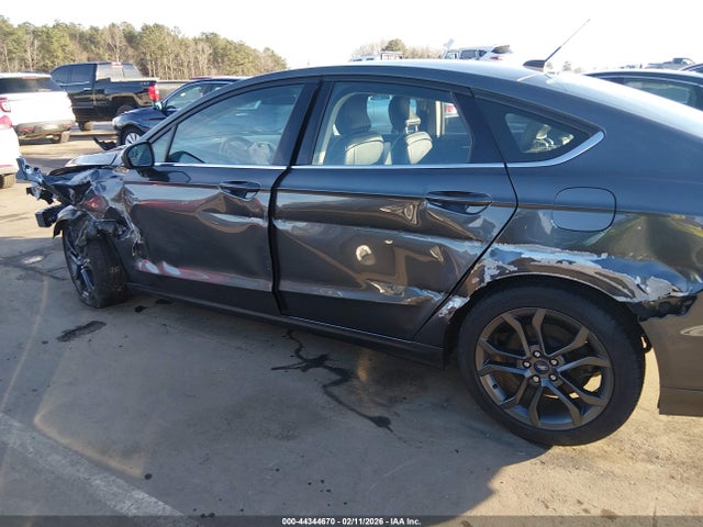 44344670 :رقم المزاد ، 3FA6P0HD3JR222889 vin ، 2018 Ford Fusion Se مزاد بيع