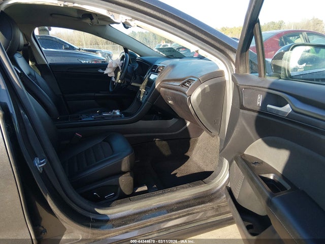 44344670 :رقم المزاد ، 3FA6P0HD3JR222889 vin ، 2018 Ford Fusion Se مزاد بيع