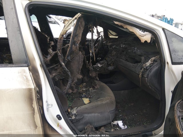 Toyota PRIUS PLUG-IN 2015 JTDKN3DP9F3068498 Image 5