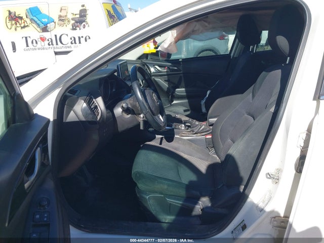 3MZBM1L78FM131546 Mazda Mazda3 I Touring