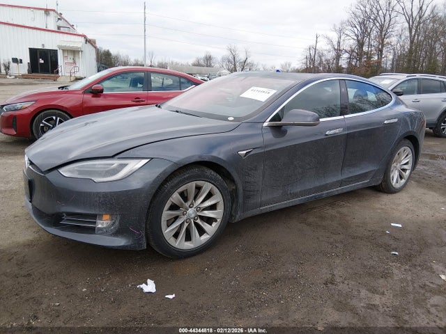 2018 TESLA MODEL S 5YJSA1E27JF273977 Photo 1