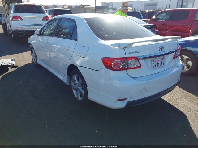 2013 TOYOTA COROLLA 5YFBU4EE8DP180428 Photo 2