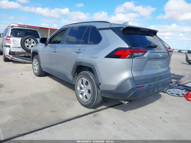 Toyota RAV4 LE 2020 2T3H1RFV6LW076202 Image 3