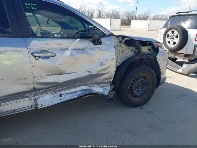 Toyota RAV4 LE 2020 2T3H1RFV6LW076202 Image 6
