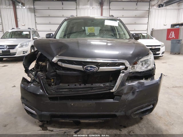 Subaru Forester 2.5i Premium 2018 JF2SJAECXJH567755 Image 13