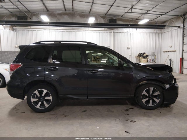 Subaru Forester 2.5i Premium 2018 JF2SJAECXJH567755 Image 14