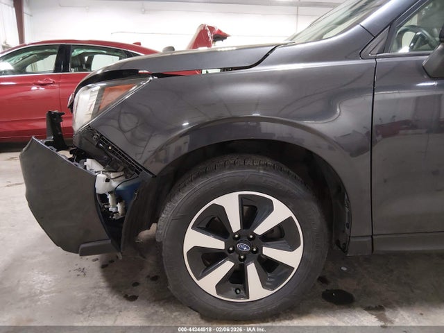 Subaru Forester 2.5i Premium 2018 JF2SJAECXJH567755 Image 19