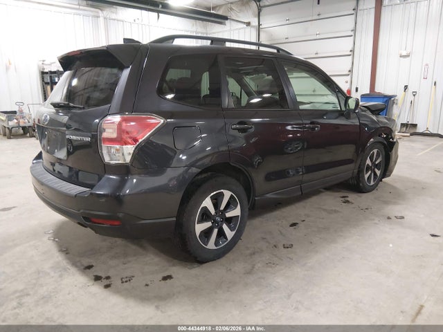 Subaru Forester 2.5i Premium 2018 JF2SJAECXJH567755 Image 4