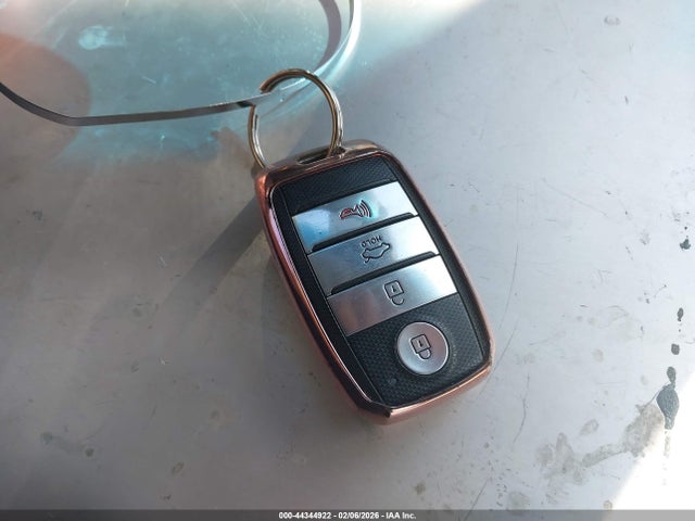 5XXGT4L38KG368172 KIA Optima S