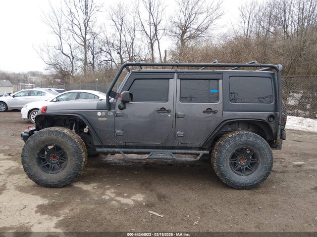 1C4BJWEG1HL558805 Jeep Wrangler Unlimited 75th Anniversary Edition 4x4