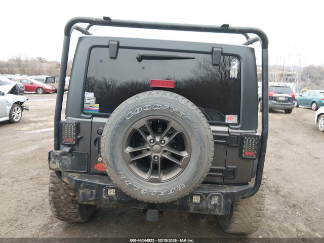 1C4BJWEG1HL558805 Jeep Wrangler Unlimited 75th Anniversary Edition 4x4
