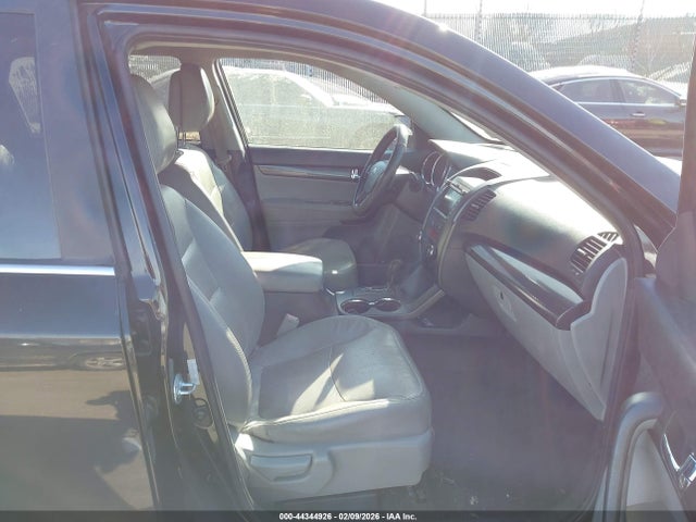 2011 KIA SORENTO 5XYKWDA20BG138455 Photo 4