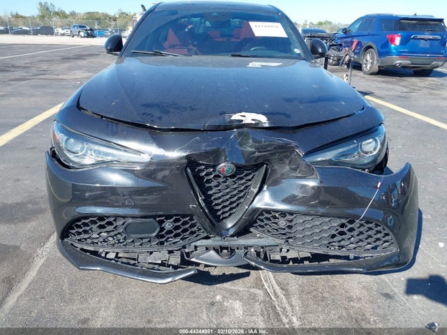 Aukcja sprzedaży 2022 Alfa Romeo Giulia Veloce Awd, vin: ZARFANBNXN7653128, numer aukcji: 44344951