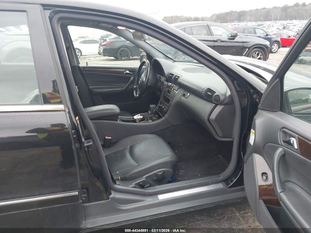 2003 Mercedes-benz C 240 მანქანა იყიდება აუქციონზე, vin: WDBRF81J13F427652, აუქციონის ნომერი: 44344991