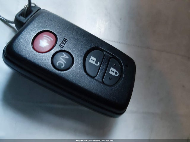 JTDKN3DU2E0384718 Toyota Prius Three