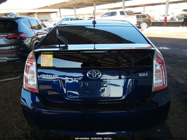 JTDKN3DU2E0384718 Toyota Prius Three