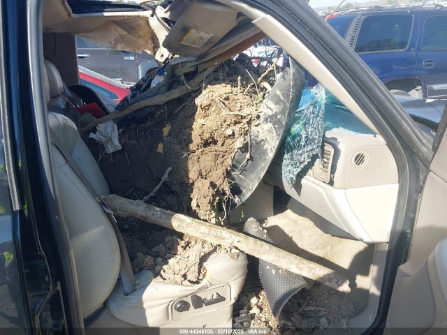 2002 Chevrolet Tahoe Lt მანქანა იყიდება აუქციონზე, vin: 1GNEC13ZX2R324608, აუქციონის ნომერი: 44345105