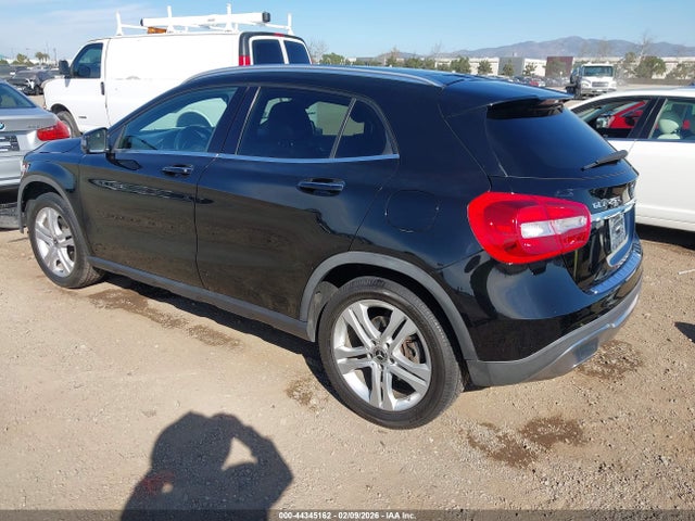 2019 MERCEDES-BENZ GLA 250 WDCTG4GB6KJ618244 Photo 2