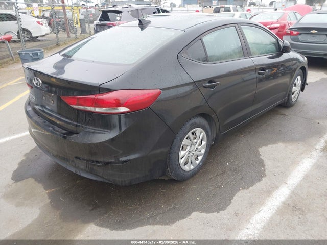 KMHD74LF4HU164520 Hyundai ELANTRA SE