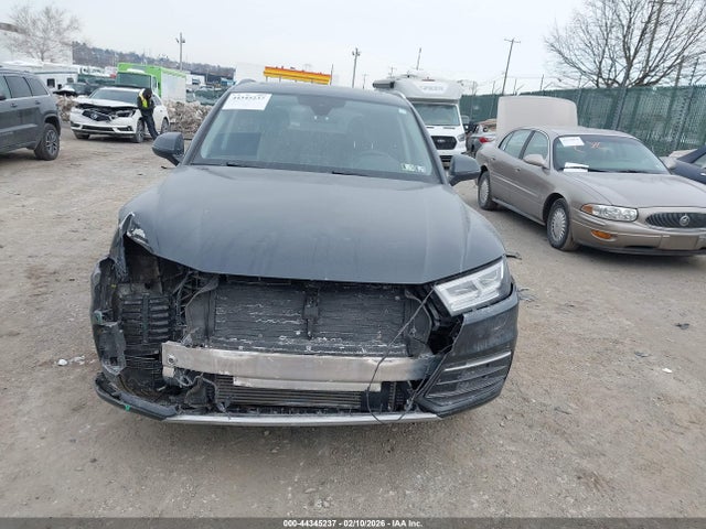 WA1BNAFY3J2139021 Audi Q5 2.0t Premium/2.0t Tech Premium