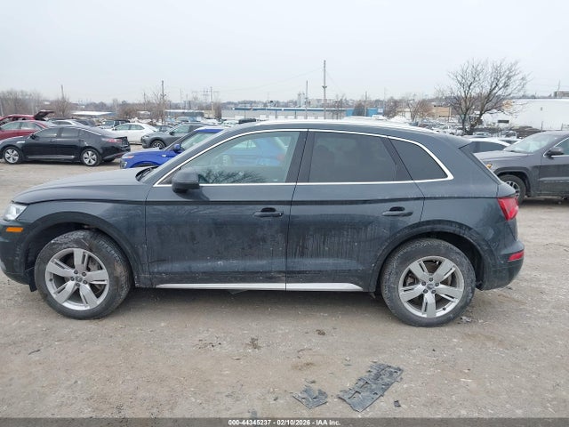 WA1BNAFY3J2139021 Audi Q5 2.0t Premium/2.0t Tech Premium