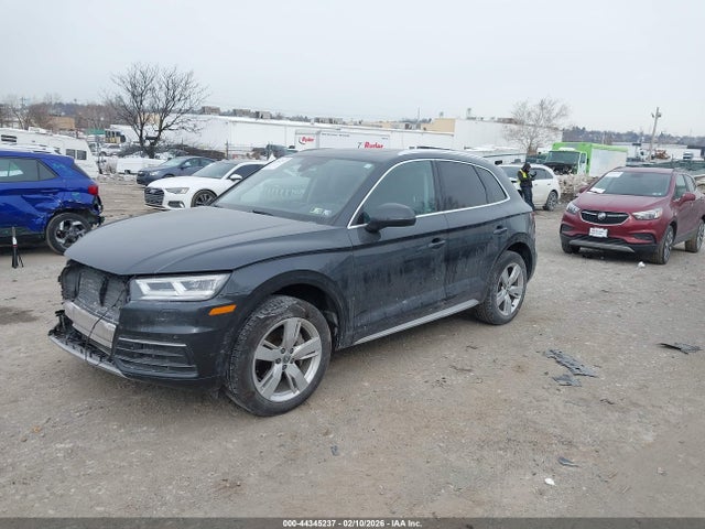 WA1BNAFY3J2139021 Audi Q5 2.0t Premium/2.0t Tech Premium