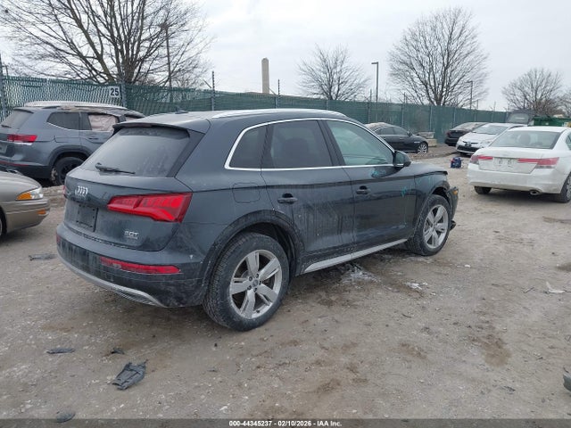WA1BNAFY3J2139021 Audi Q5 2.0t Premium/2.0t Tech Premium