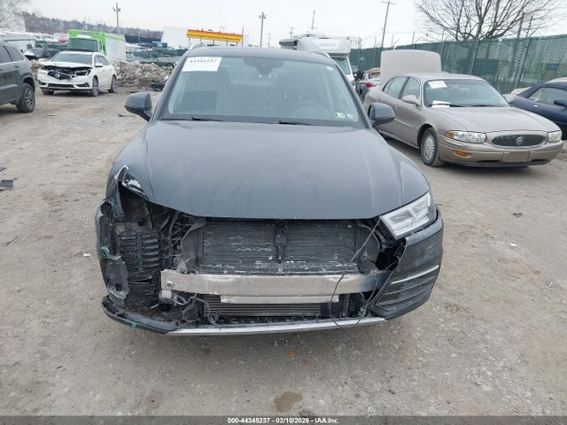 WA1BNAFY3J2139021 Audi Q5 2.0t Premium/2.0t Tech Premium