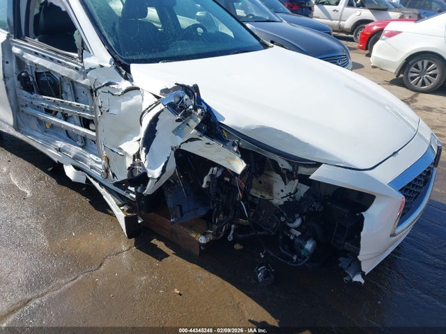 Продаж на аукціоні авто 2018 Infiniti Q50 3.0t Luxe, vin: JN1EV7AR9JM437084, номер лоту: 44345248