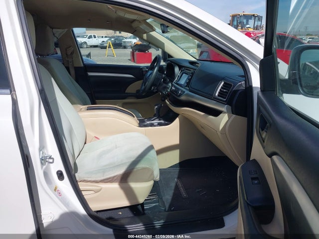 5TDZKRFH5FS047324 Toyota Highlander Le Plus V6
