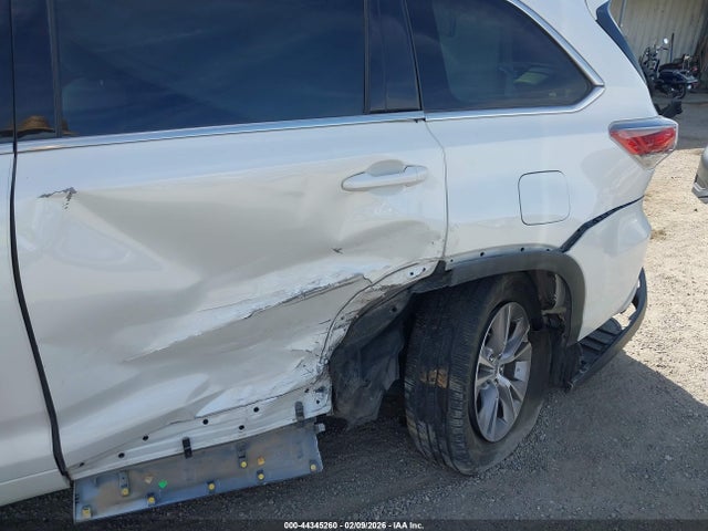 5TDZKRFH5FS047324 Toyota Highlander Le Plus V6