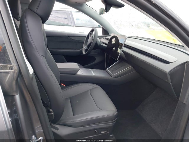2026 TESLA MODEL Y 7SAYGDED2TF422250 Photo 4