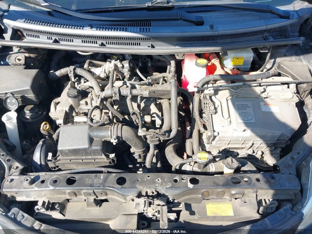 JTDKDTB30E1061856 Toyota Prius C Three