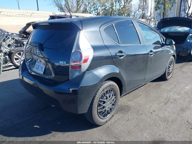 JTDKDTB30E1061856 Toyota Prius C Three