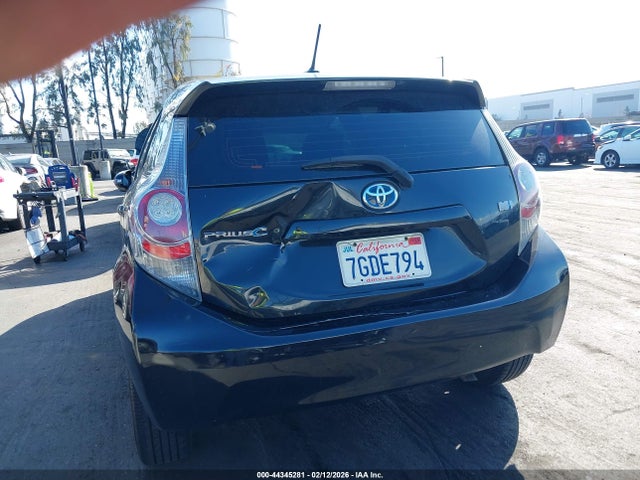 JTDKDTB30E1061856 Toyota Prius C Three