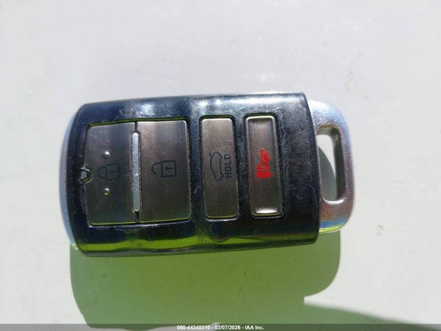 KNALC4J14H5081633 KIA Cadenza Technology