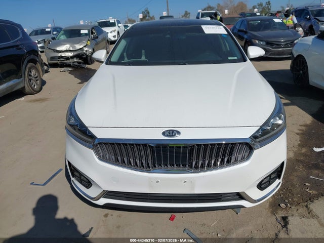 KNALC4J14H5081633 KIA Cadenza Technology